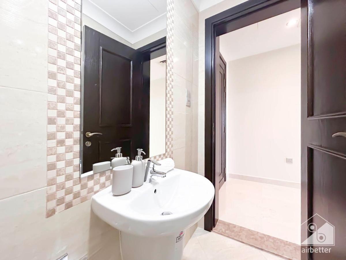 Apartment Waterfront Luxury Living At Manazel Al Khor Dubai