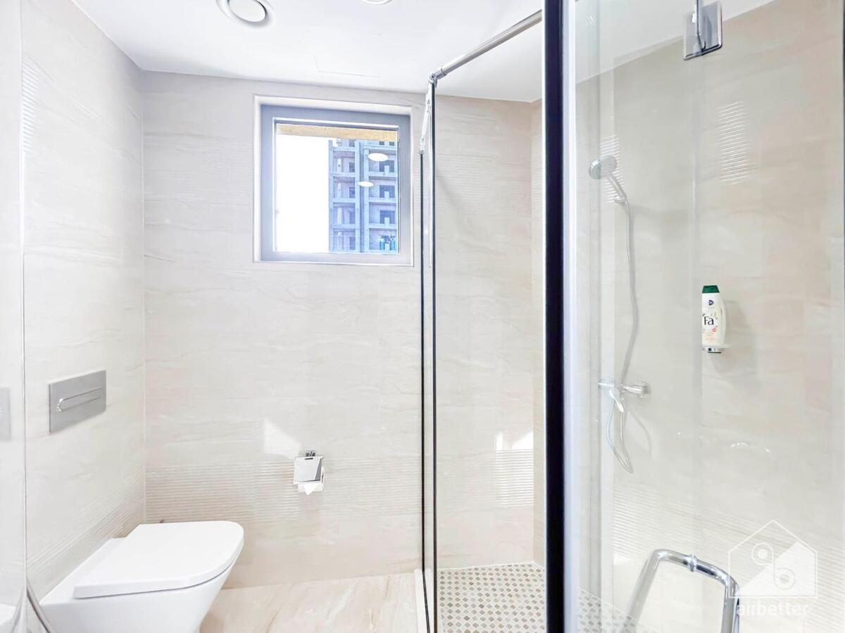 Waterfront Luxury Living At Manazel Al Khor Apartment *