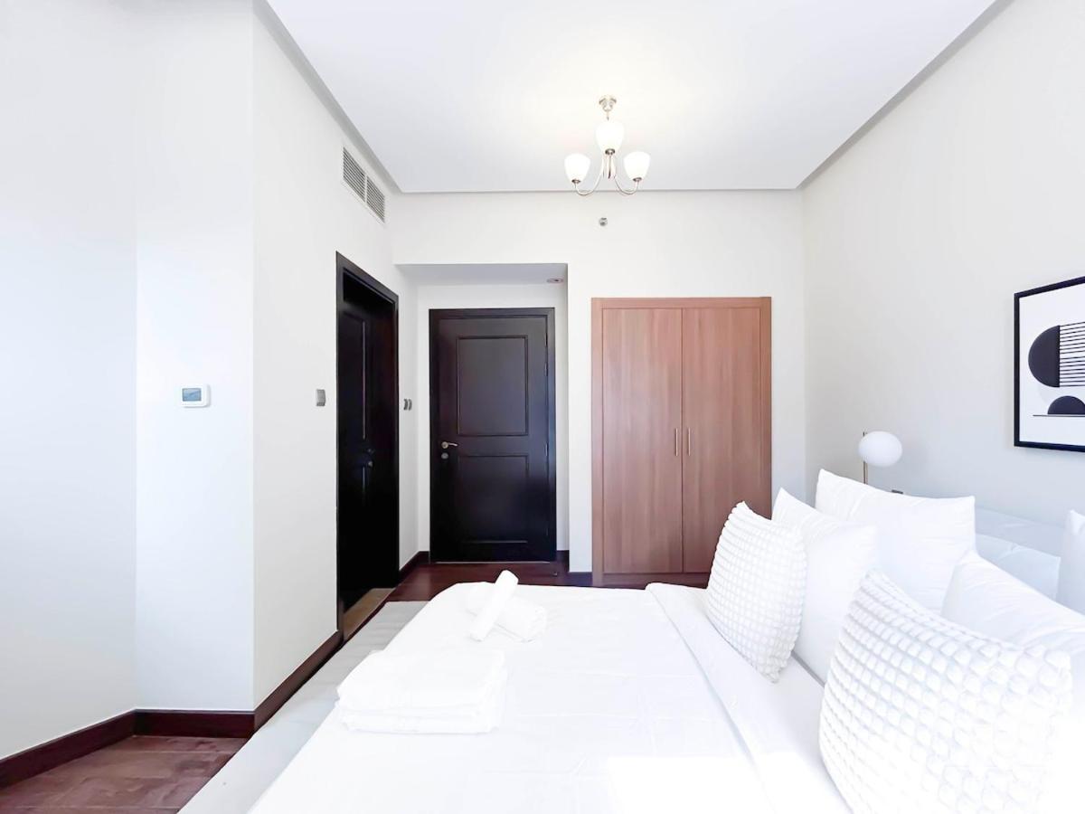 Apartment Waterfront Luxury Living At Manazel Al Khor Dubai