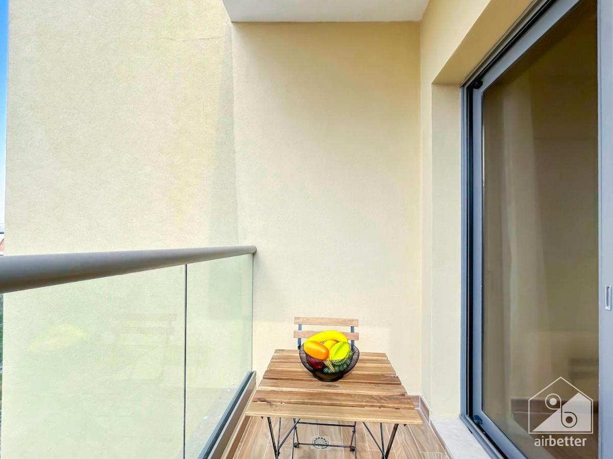 Waterfront Luxury Living At Manazel Al Khor *